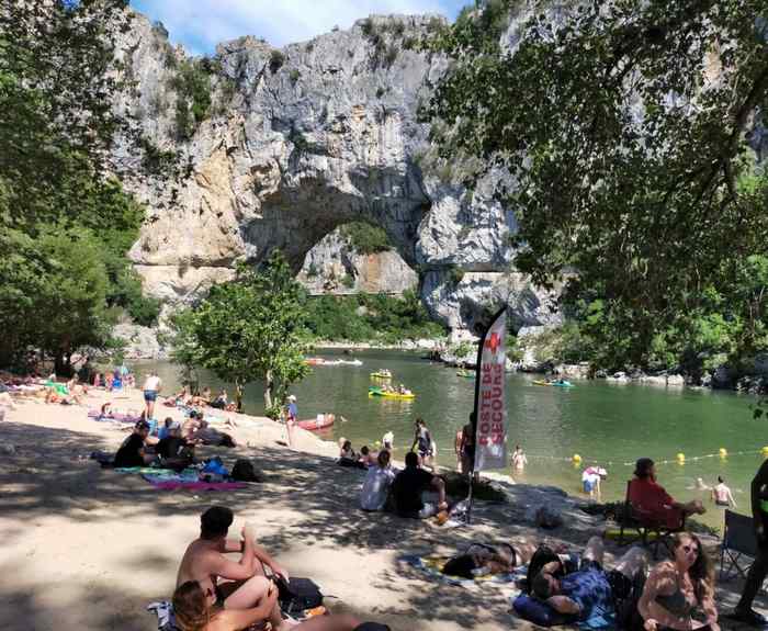 PLAGE VALLON PONT D'ARC